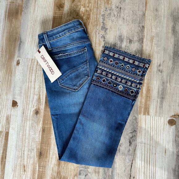 #9 NWT- DRIFTWOOD COLETTE EMBROIDERED CUFF CROP DENIM JEANS SIZE:24 RET:$128 - Picture 1 of 5